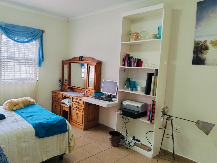 5 Bedroom Property for Sale in Denneoord Western Cape